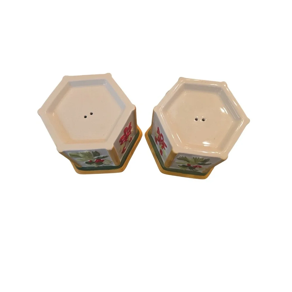 Lenox‎ Winter Greetings Everyday Cardinal Stackable Salt And Pepper